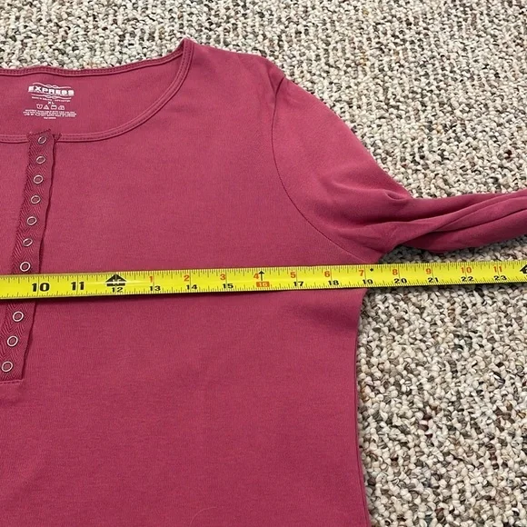Express Light Mauve Polo Style Casual Top. XL - Picture 6 of 9